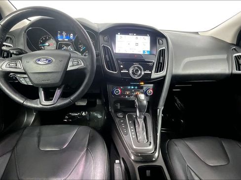 Used 2018 Ford Focus Titanium w/ Titanium Technology Package FWD image 15
