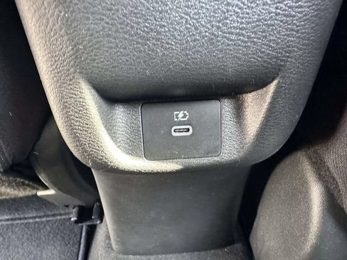Used 2023 Nissan Versa SV FWD image 13