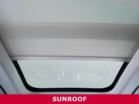 Used 2020 Volvo XC90 T6 Momentum image 25