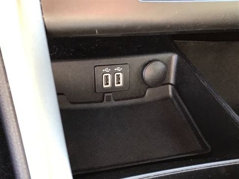 Used 2020 Ford Fusion SE AWD/4WD image 9