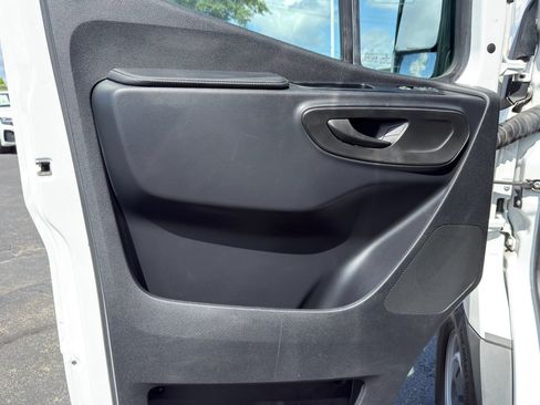 Used 2022 Mercedes-Benz Sprinter 2500 image 18