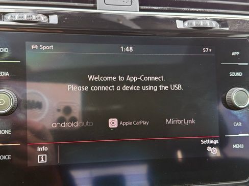 Used 2019 Volkswagen Golf 4-Door image 9