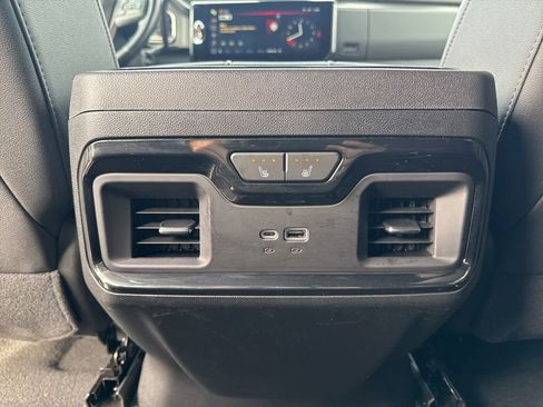 Used 2024 GMC Sierra 2500 AT4 w/ AT4 Preferred Package AWD/4WD image 13