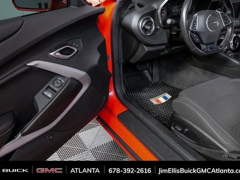 Used 2019 Chevrolet Camaro LT image 7