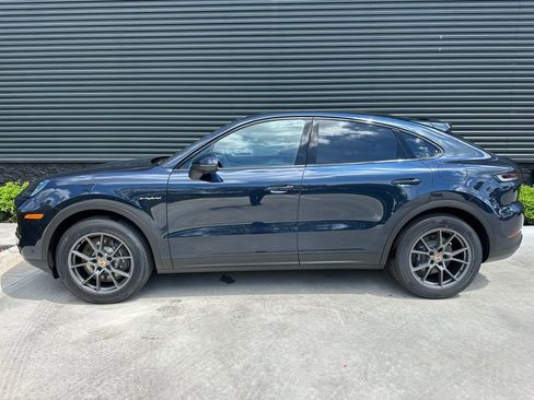 Used 2025 Porsche Cayenne E-Hybrid Coupe image 2