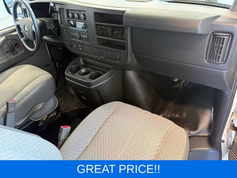 Used 2015 Chevrolet Express 2500 Extended RWD image 14