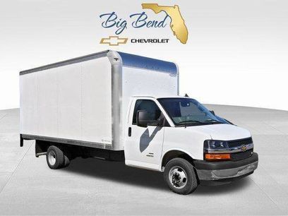 New 2025 Chevrolet Express 4500 w/ Power Convenience Package