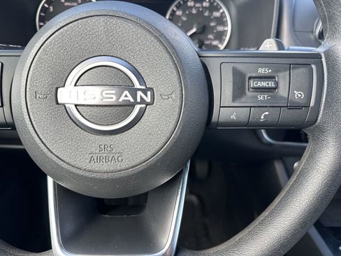 Used 2023 Nissan Rogue S image 17