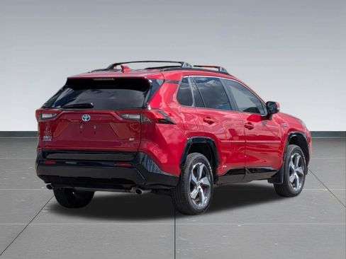 Used 2022 Toyota RAV4 SE w/ Weather & Moonroof Package AWD/4WD image 5