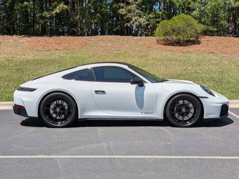 Certified 2026 Porsche 911 Carrera GTS RWD image 33