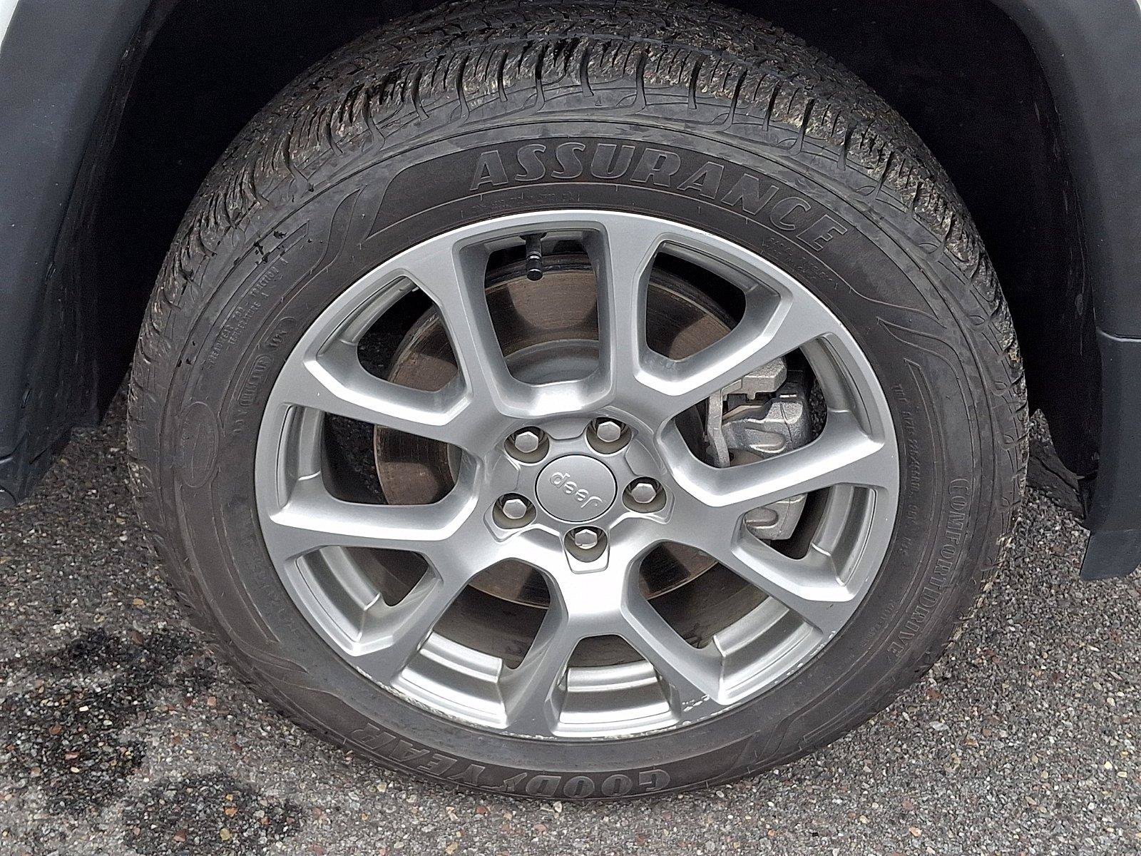 Used 2024 Jeep Compass Latitude AWD/4WD image 8