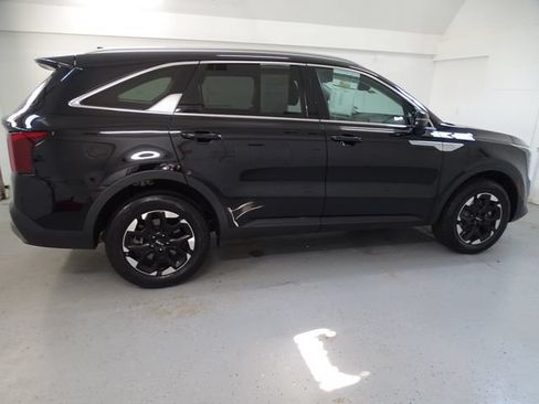 Used 2025 Kia Sorento S AWD/4WD image 24