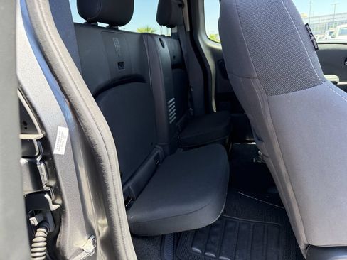 Used 2024 Nissan Frontier SV w/ Technology Package AWD/4WD image 13