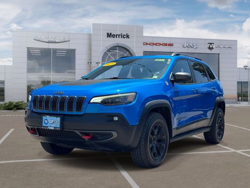 Used 2019 Jeep Cherokee Trailhawk AWD/4WD image 3