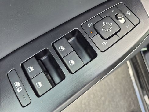 New 2025 Kia EV6 Wind image 18