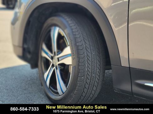 Used 2022 Mercedes-Benz EQB 350 4MATIC image 32