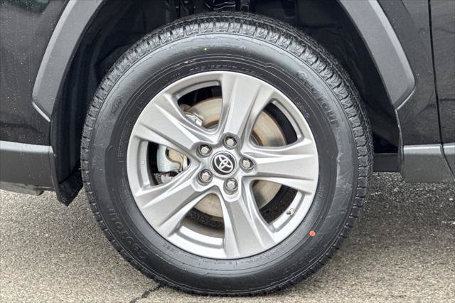 Certified 2024 Toyota RAV4 LE AWD/4WD image 29
