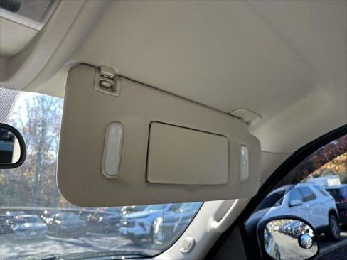 Used 2013 Chevrolet Avalanche LTZ image 31