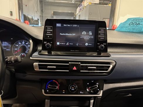 Used 2021 Kia Seltos S AWD/4WD image 24