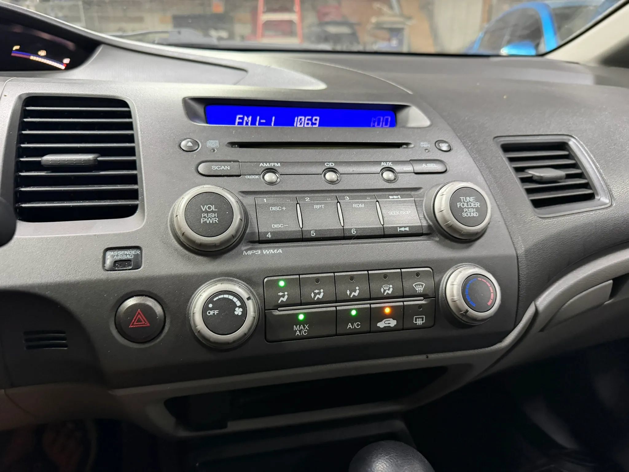 Used 2010 Honda Civic LX image 18