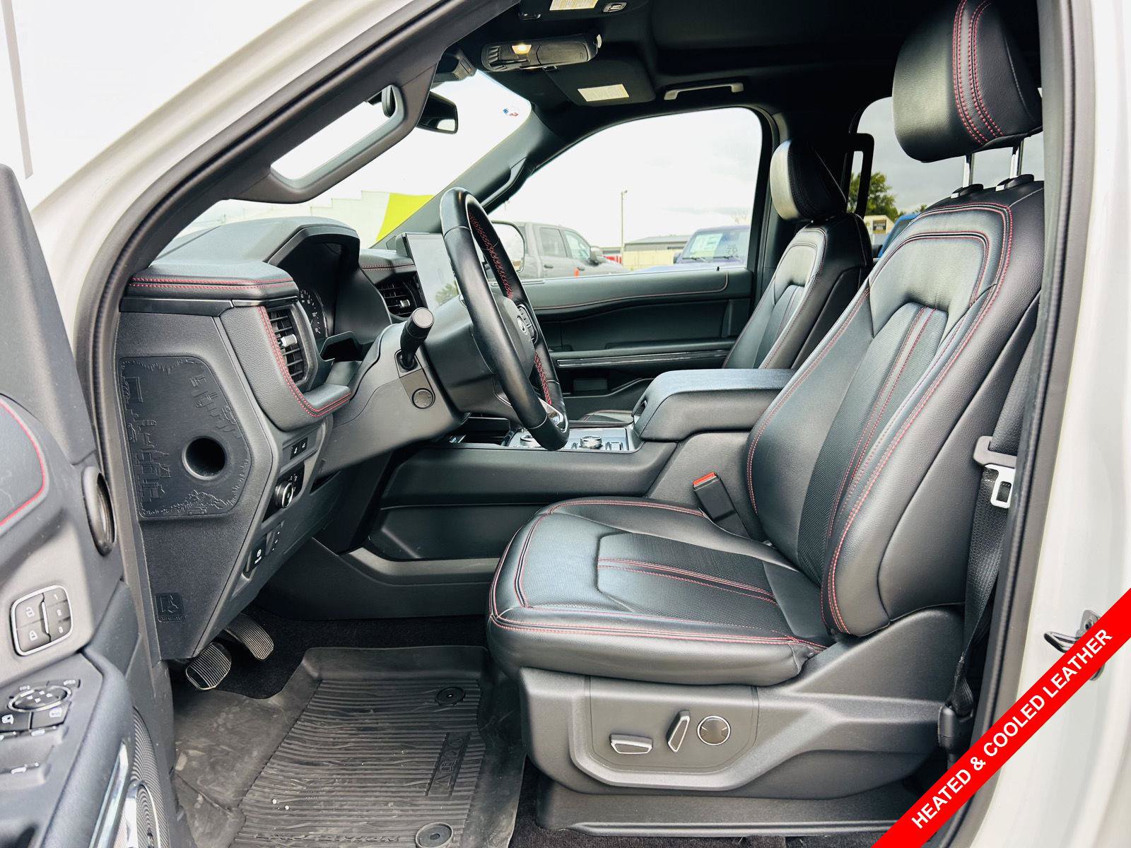 Used 2023 Ford Expedition Limited AWD/4WD image 3