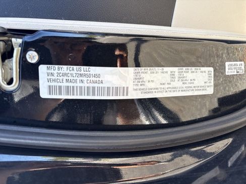 Used 2021 Chrysler Pacifica Touring-L FWD image 30