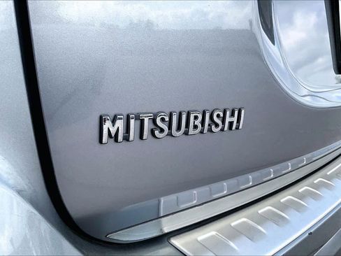 Used 2017 Mitsubishi Outlander SE AWD/4WD image 10