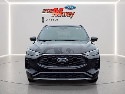 Used 2024 Ford Escape ST-Line w/ Tech Pack #1 AWD/4WD image 2