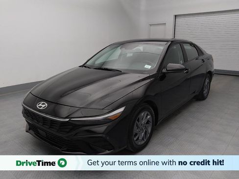 Used 2024 Hyundai Elantra SEL image 1