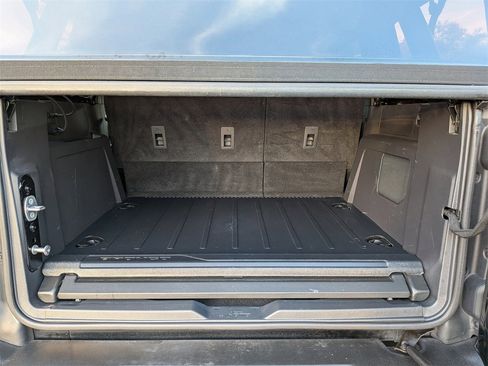 Used 2023 Ford Bronco Wildtrak image 13