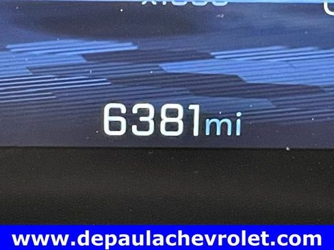 New 2025 Chevrolet Equinox LT image 2