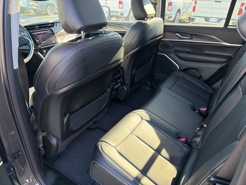 Certified 2022 Jeep Grand Cherokee Limited image 18