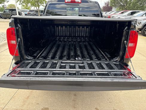Used 2017 Chevrolet Colorado Z71 AWD/4WD image 12