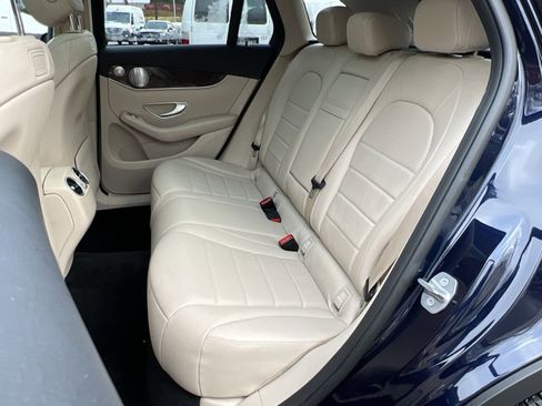 Used 2019 Mercedes-Benz GLC 300 4MATIC image 23