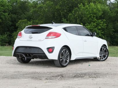 Used 2017 Hyundai Veloster Turbo w/ Tech Package 02
