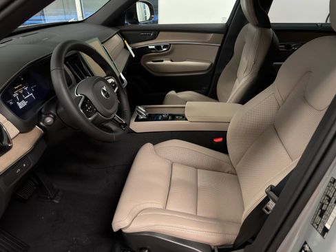 New 2026 Volvo XC90 T8 Ultra w/ Protection Package AWD/4WD image 13