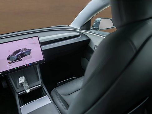 Used 2025 Tesla Model 3 Long Range image 25