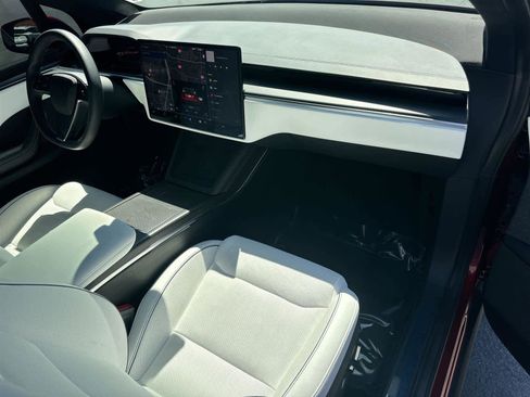 Used 2023 Tesla Model X Plaid image 12