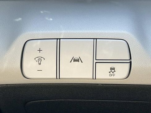 Certified 2022 Hyundai Elantra Limited FWD image 28