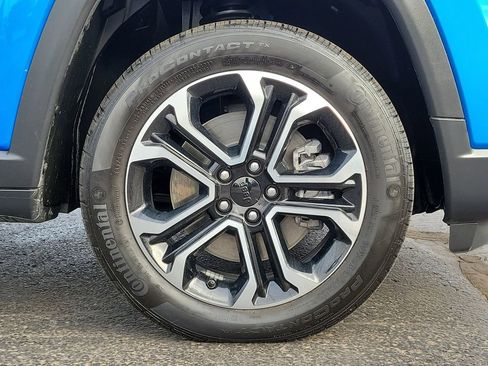 Used 2023 Jeep Compass Limited image 9