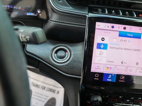 Used 2022 Jeep Grand Cherokee L Limited w/ Luxury Tech Group II image 20