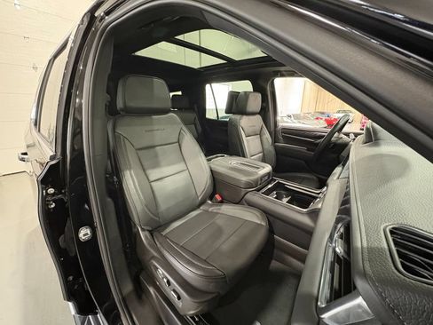 Used 2024 GMC Yukon Denali w/ Advanced Technology Package AWD/4WD image 60