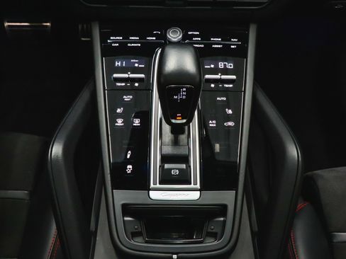 Used 2023 Porsche Cayenne GTS w/ Premium Package image 47