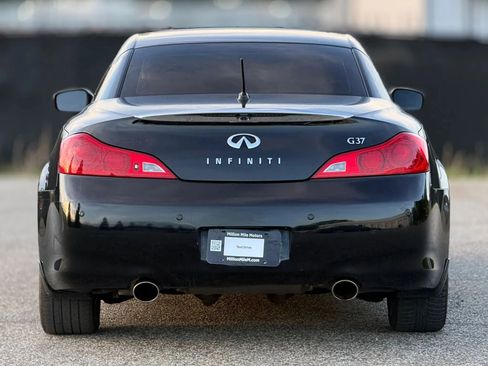 Used 2010 INFINITI G37 Convertible w/ Premium Pkg RWD image 4