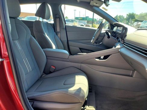 Used 2024 Hyundai Elantra SEL FWD image 13