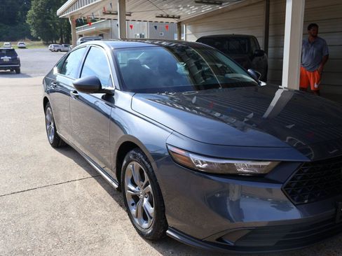 Used 2024 Honda Accord EX image 3
