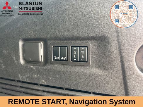 Used 2023 GMC Yukon XL AT4 w/ AT4 Premium Package AWD/4WD image 11