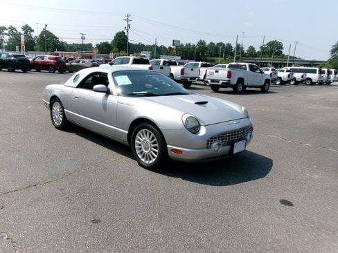 Used 2005 Ford Thunderbird RWD image 4