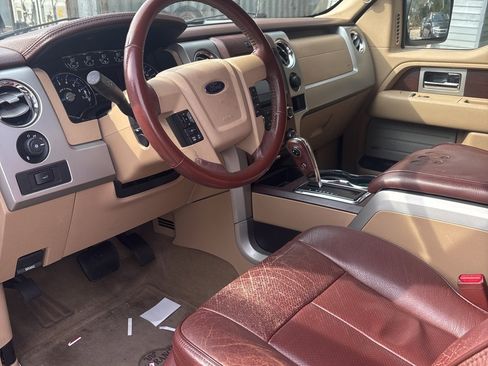 Used 2014 Ford F150 King Ranch w/ King Ranch Luxury Package image 6