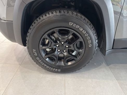 Used 2022 Jeep Cherokee Trailhawk w/ Premium Leather Package AWD/4WD image 15